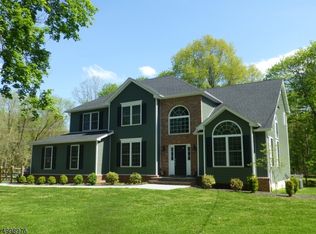 26 North Rd, Chester, NJ 07930