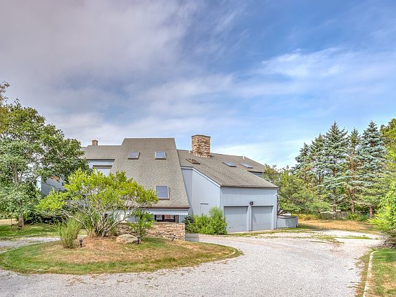 3rd image of 44 Kettle Hole Rd