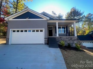 1218 Summerhill St, Lenoir, NC 28645