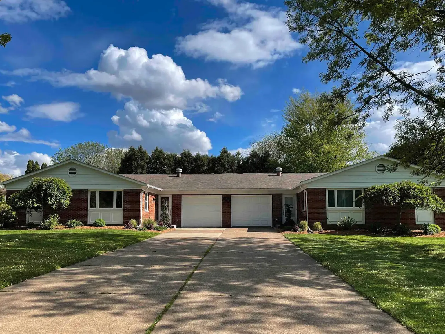 3 bed, 1300 sqft, $1,800 — Photo 2