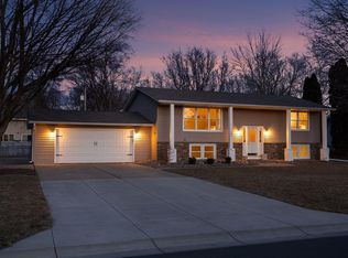 1504 Rainbow Ave, Maple Plain, MN 55359