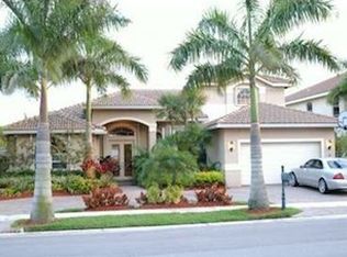 1678 Victoria Pointe Cir, Weston, FL 33327