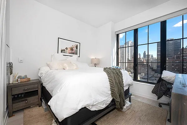 Rented by R New York | media 11