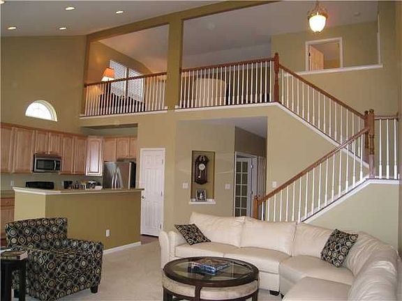 3rd image of 45 Greenside Dr
