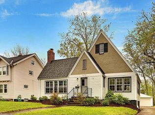 3272 E Scarborough Rd, Cleveland Heights, OH 44118