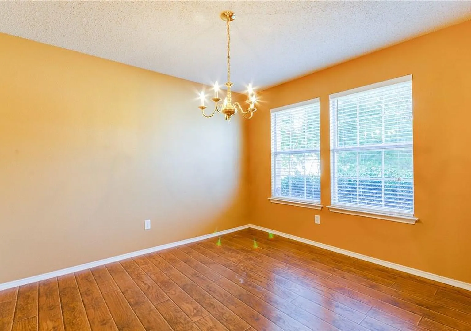 Large home in highly sought after area in Wylie! — Photo 4