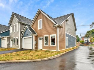 130 W Calhoun St, Salem, VA 24153