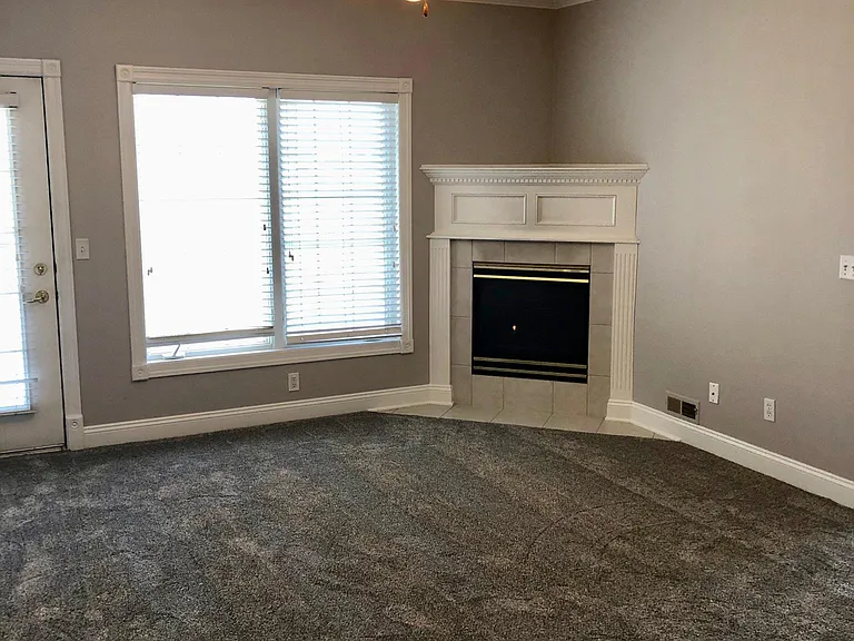 1345 SE Florence Dr #409 — Photo 2