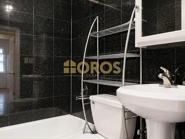 351 6th Ave #4R — Photo 7