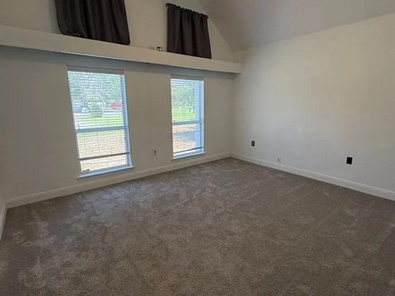 83 Lake Lorraine Cir — Photo 15