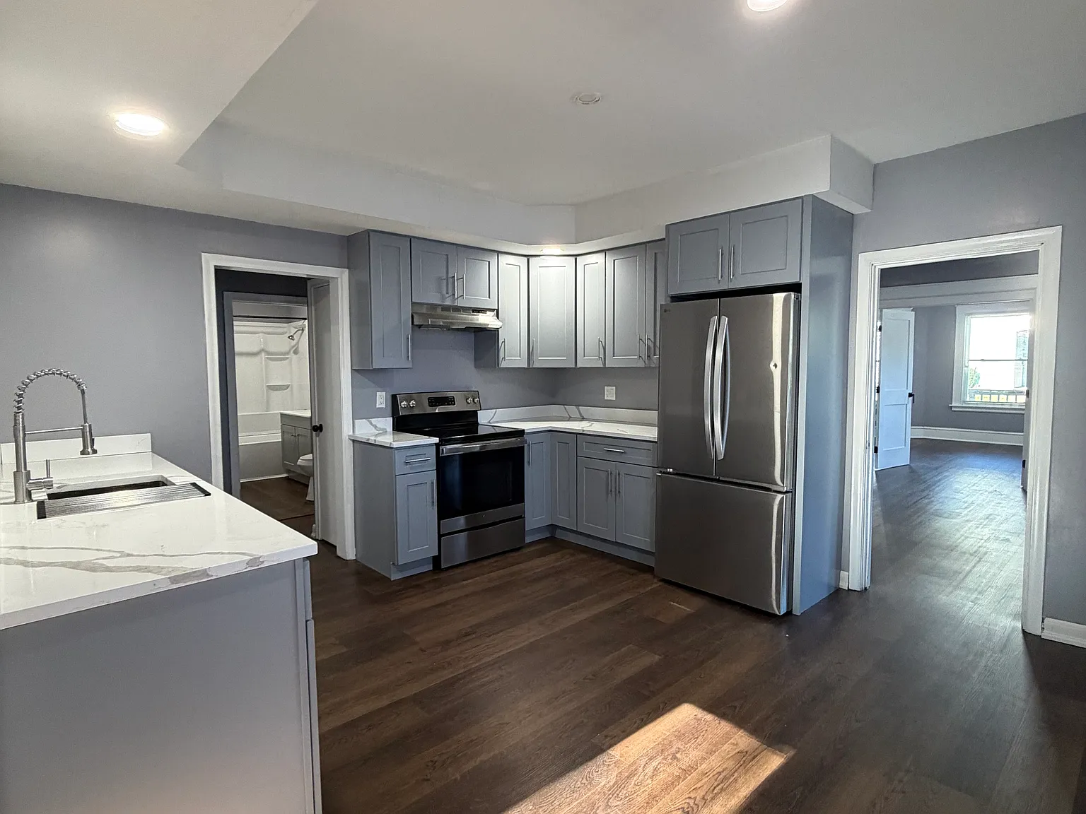 3 bed, 1200 sqft, $2,100 — Photo 1
