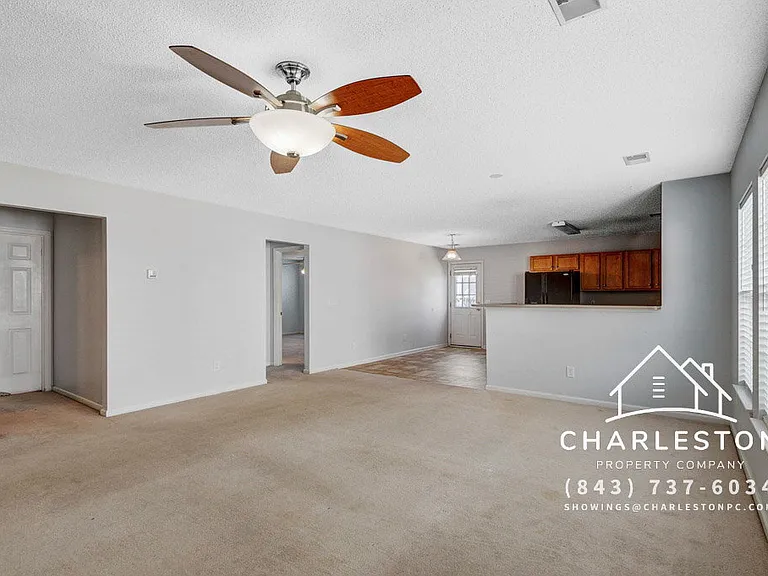 104 Wildberry Ln — Photo 5