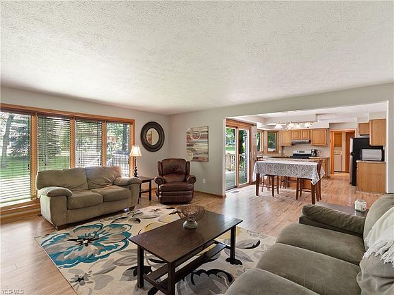 2nd image of 4034 Golden Wood Way