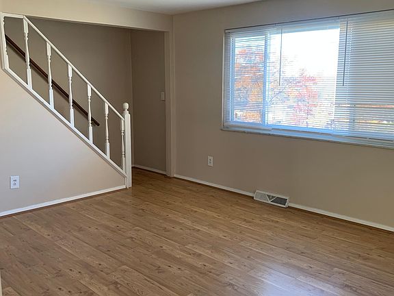 5th image of 104 Bunker Hill Ct