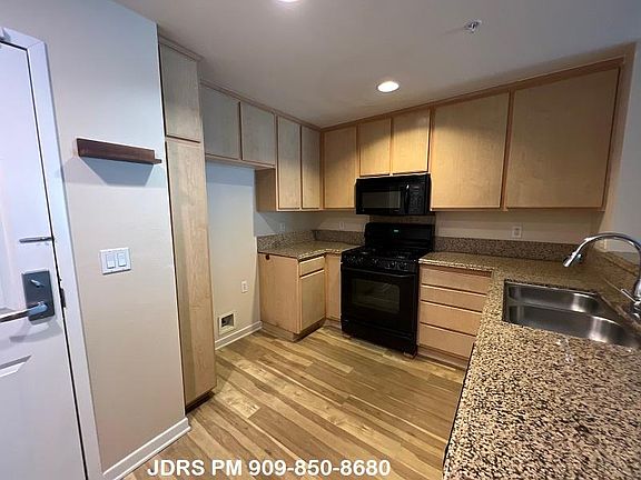 2nd image of 160 S Hudson Ave Unit 304