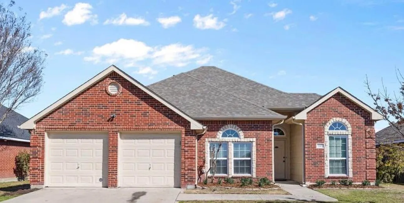 4 bed, 1494 sqft, $2,300 — Photo 1
