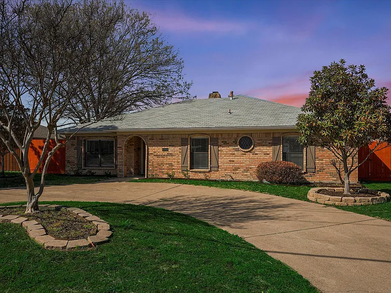 1613 E Spring Valley Rd — Photo 47