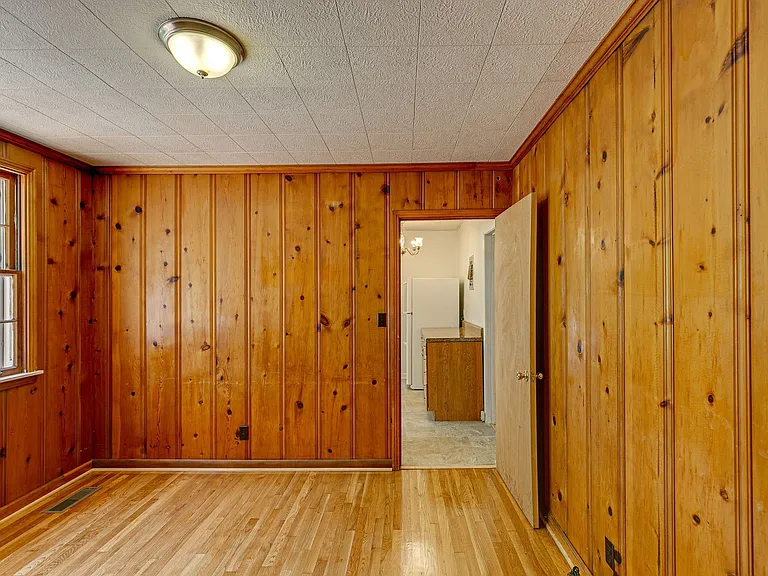 4824 Lynn Dr — Photo 11