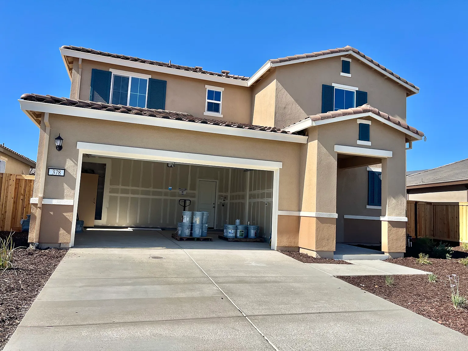 4 bed, 1985 sqft, $3,000 — Photo 1