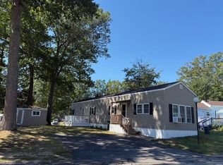 22 S Dewberry Ln, Rochester, NH 03867