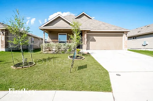2267 Hawk Dr Photo 1
