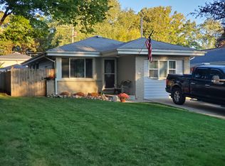 4138 N 97th St, Wauwatosa, WI 53222