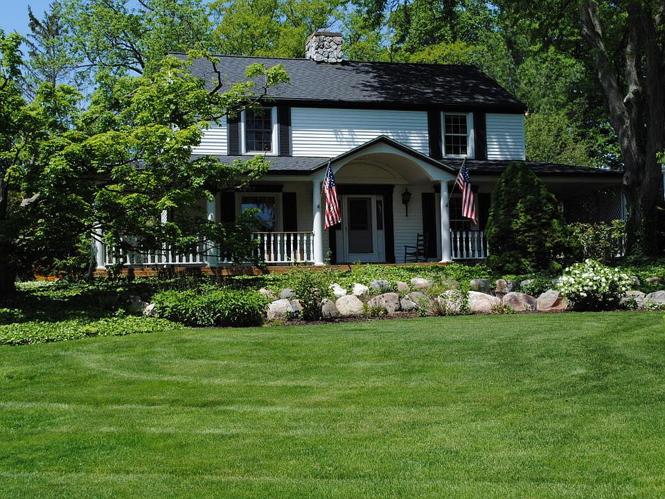 1st image of 69 Lakeview Dr SE