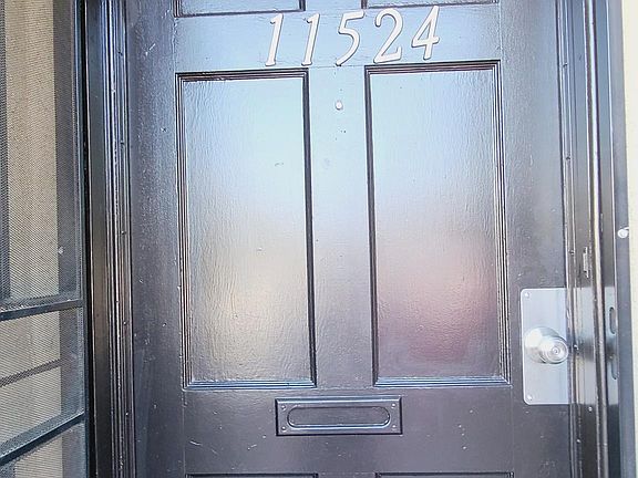 3rd image of 11524 Broadway