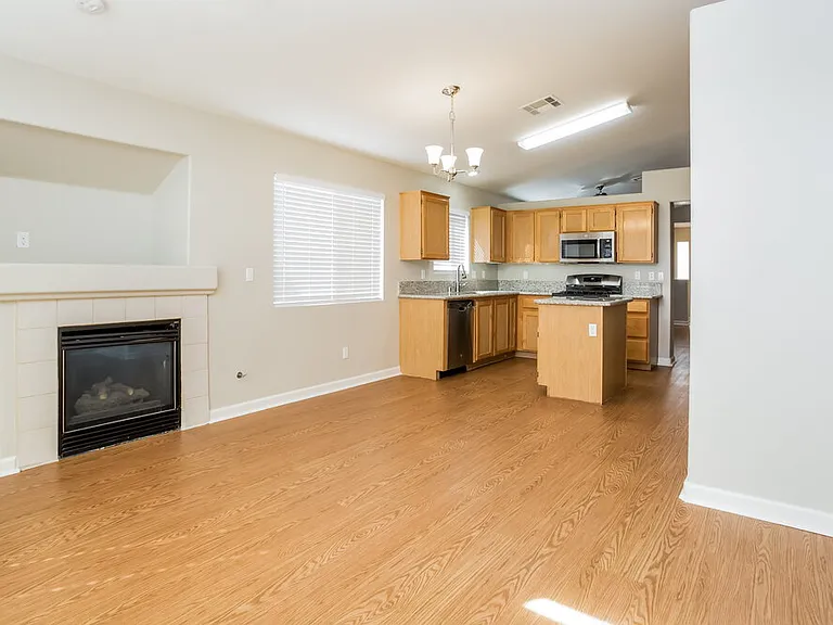 5916 Round Castle St — Photo 4