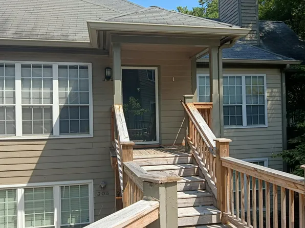 305 Mill Pond Ct SE, Smyrna, GA 30082