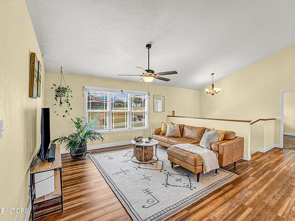4th image of 1706 Veta Dr