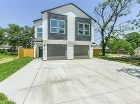 7330 Krueger Rd, Houston, TX