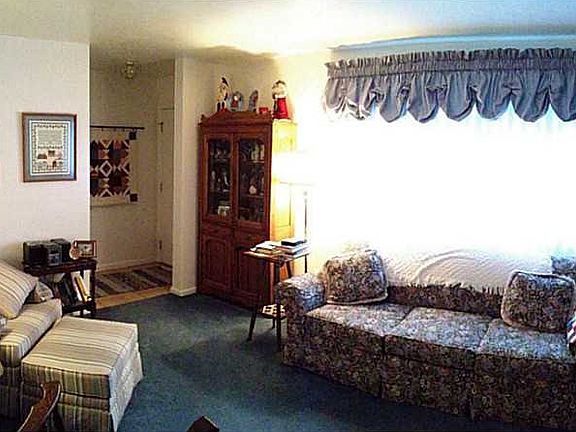 5th image of 122 Linsdale Dr