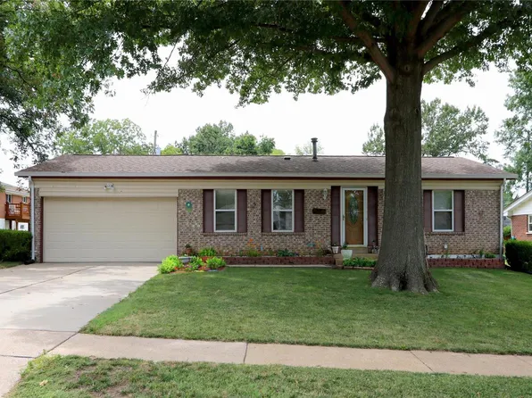 4625 Valmeyer Dr, Saint Louis, MO 63128