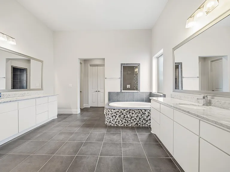 5735 Genoa Springs Ln — Photo 29