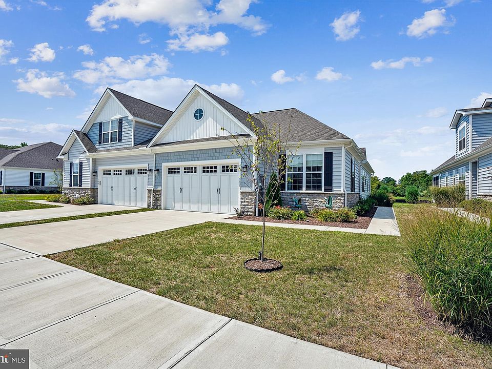 1st image of 376 Moorings Cir #97