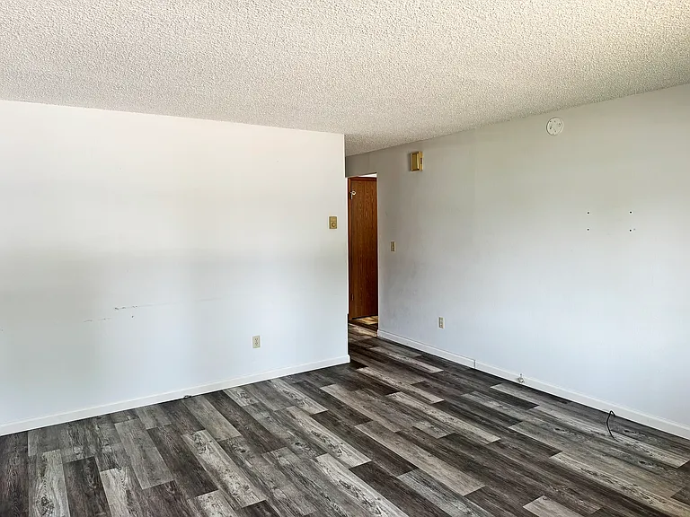 3235 S Law Ave — Photo 6
