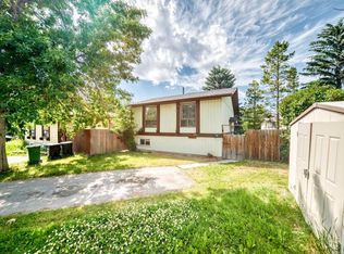 514 SE Whitehill Pl NE, Calgary, AB T1Y 3G8