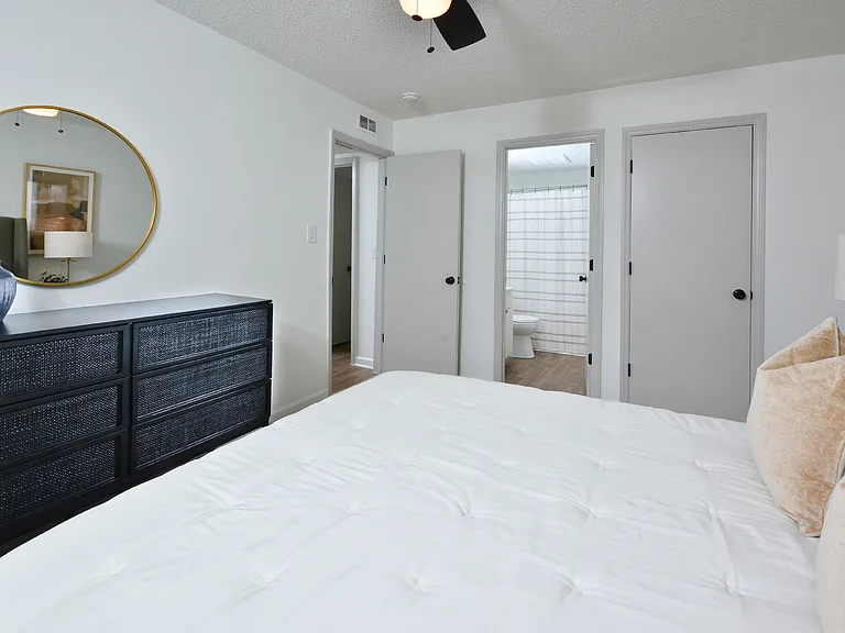 Enclave at North Point — Photo 20