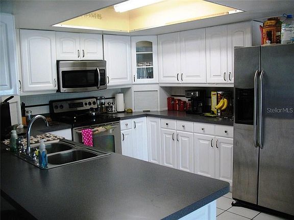 2nd image of 380 Buttonwood Dr