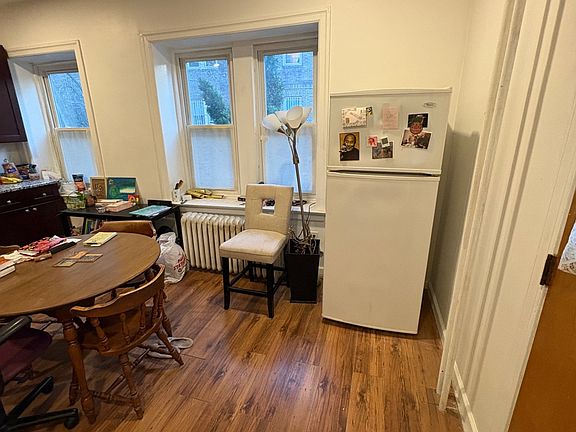 3rd image of 2807 W Queen Ln #Ar