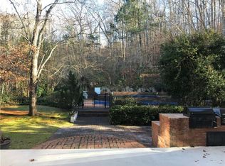 325 Wilderlake Ct, Sandy Springs, GA 30328