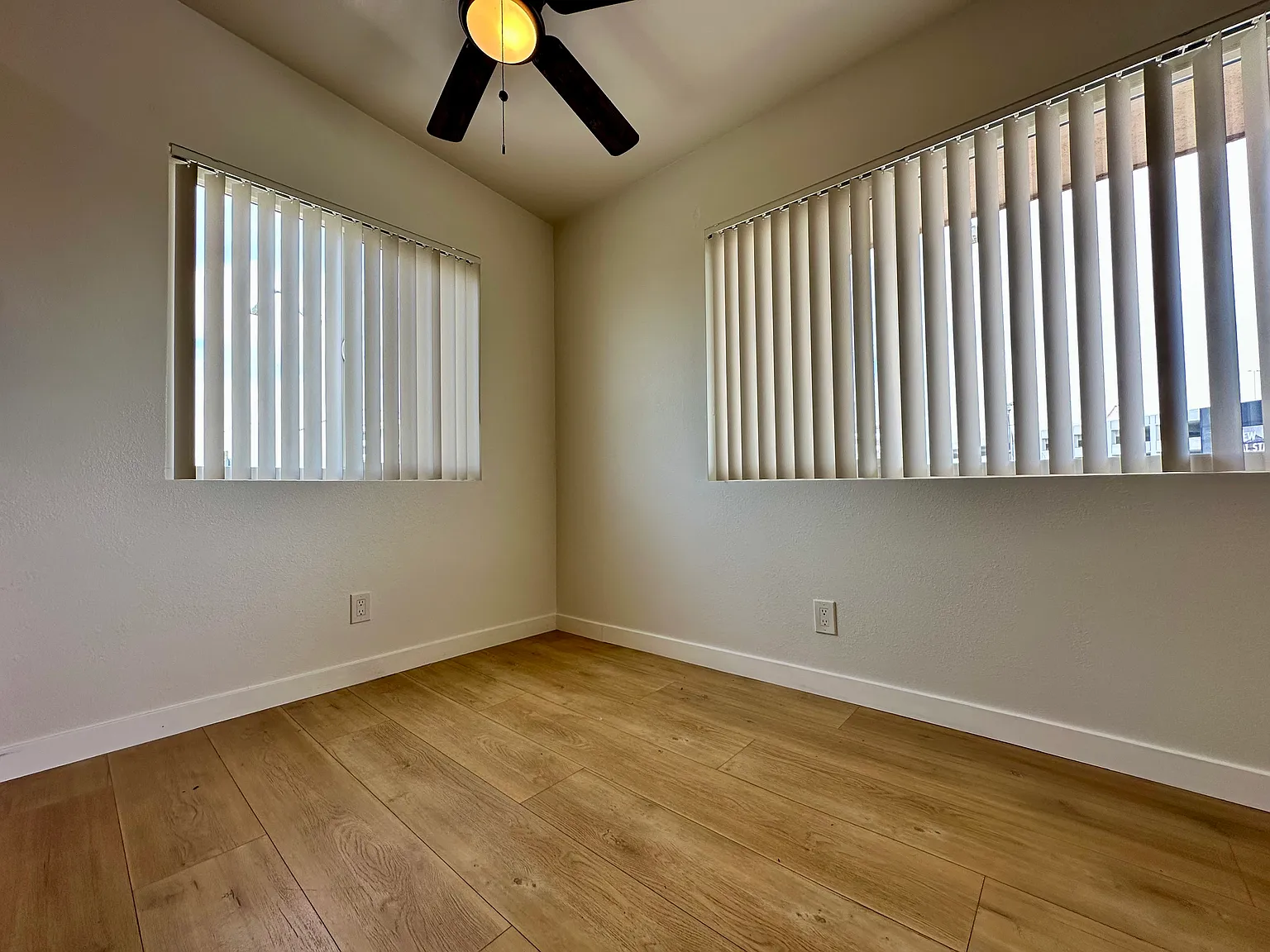 Elaine Joan Apartments — Photo 3