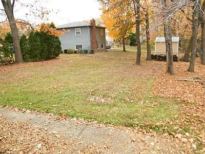4th image of 262 Nutwood Dr