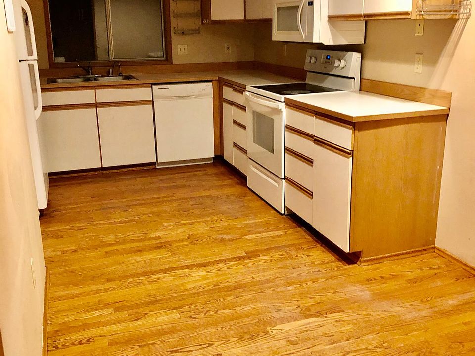 2nd image of 1538 NE 102nd St