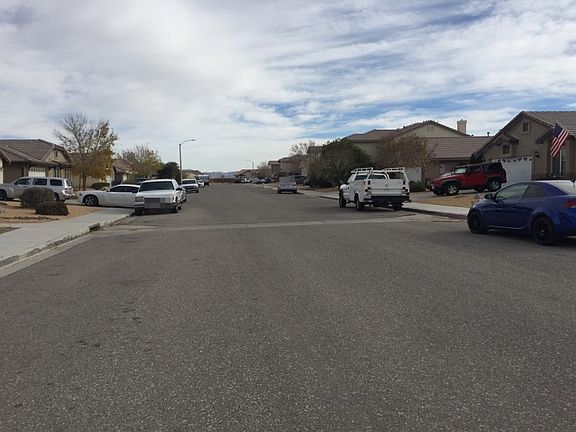 4th image of 15990 Oak Ct