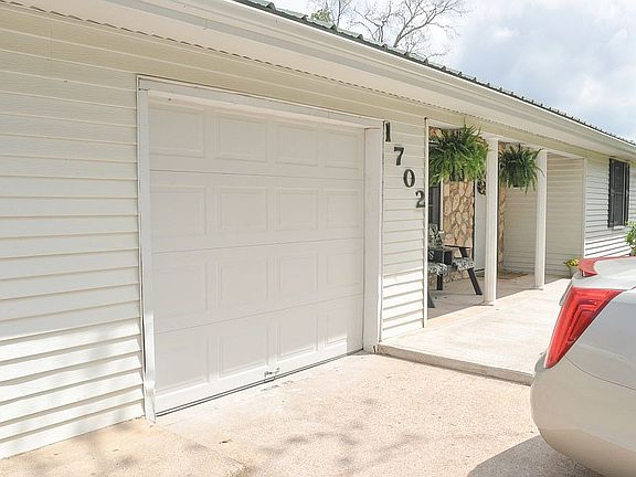 2nd image of 1702 Brazoria Rd