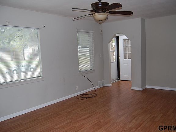 4th image of 108 E Sarpy Ave
