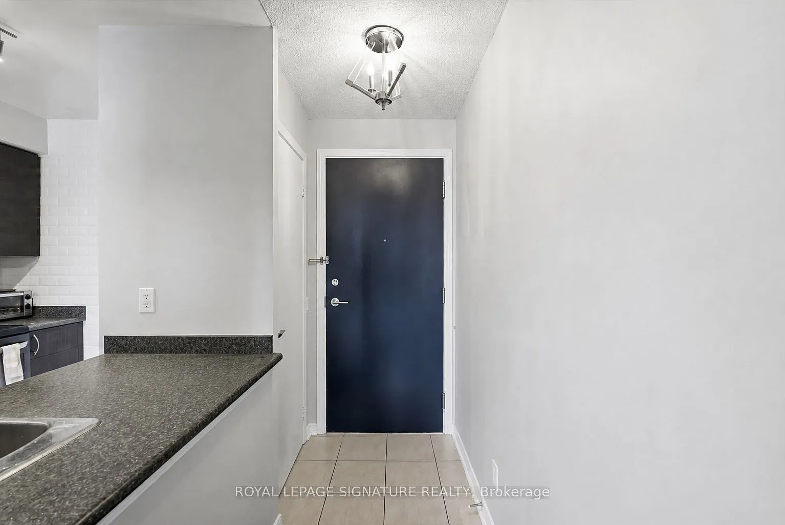 3 bed, $3,000 — Photo 2