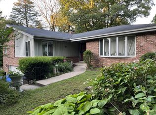 1700 S Lilly Ln, New Berlin, WI 53146